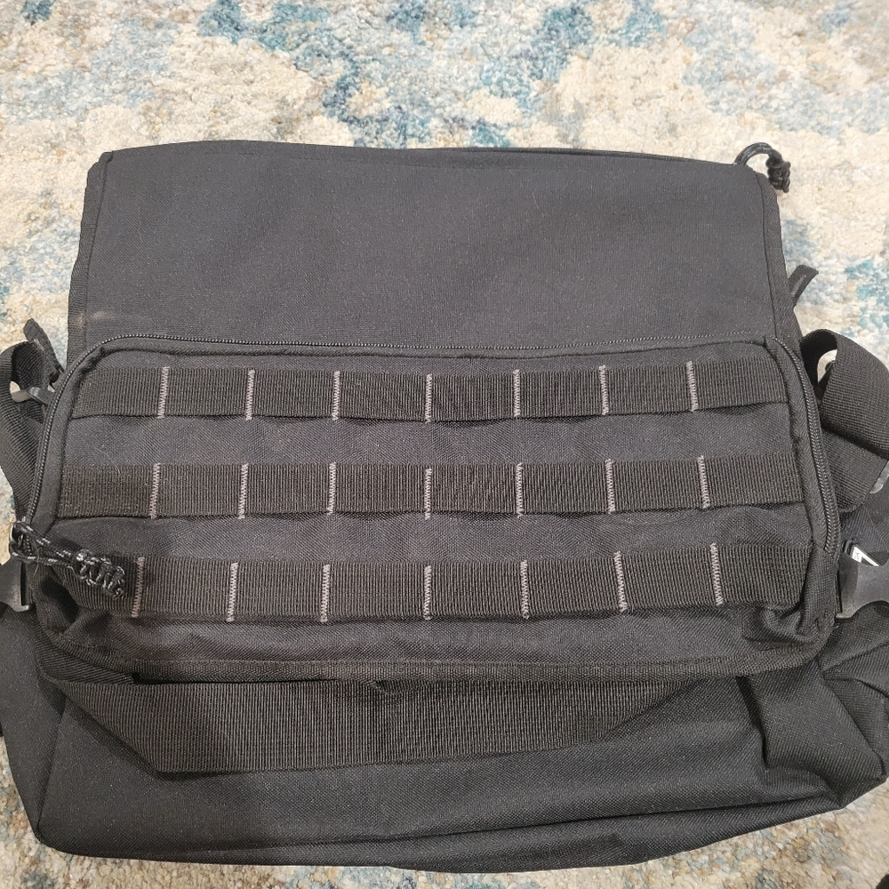 Black Leeds messanger bag